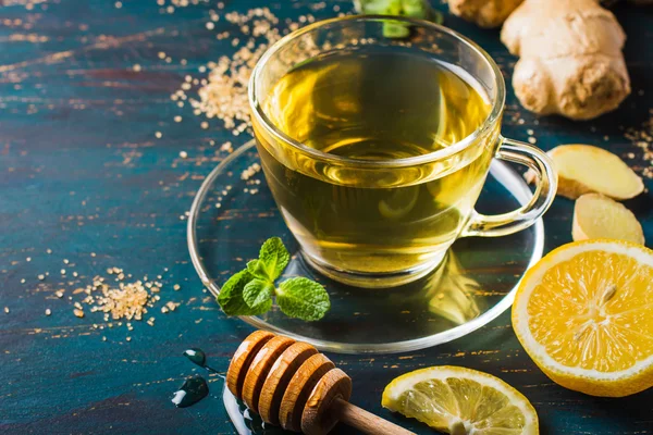 Health Benefits and Nutrition of Lemon Tea.